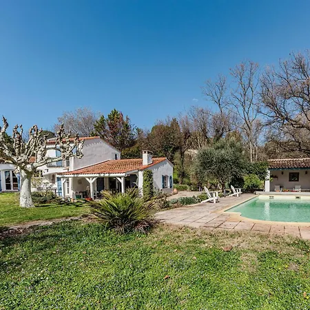 Triptyque - Avec Piscine Et Grand Jardin Holiday home *
